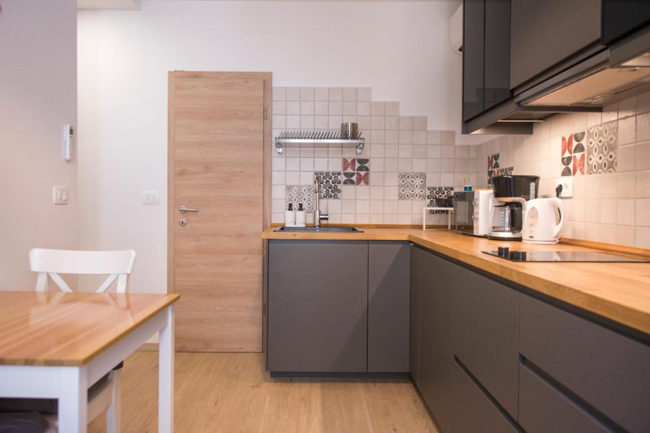 Apartments E & E 皮兰 外观 照片